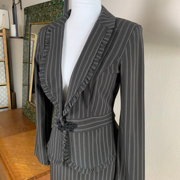 Vintage Secretary Skirt Suit Size 6 2-Piece w/ Blazer Jacket Ruffle Trim Striped - Picture 3 of 12